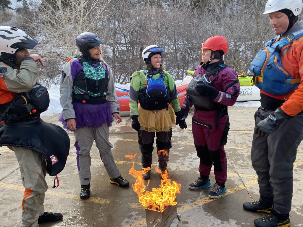 Hekla with Trident Buner: Cooking and Campfire in One Box!