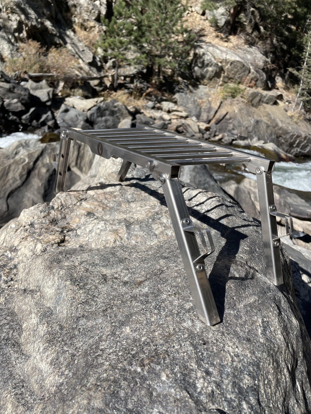 Over-Under Grill Thingy: Stand and Grill In One!